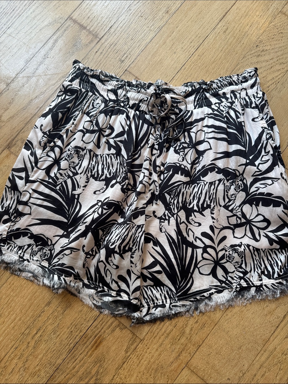 Fate Cream Short with Black Floral Print, size large